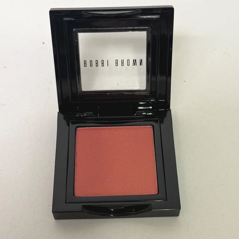 Bobbi Brown brand bobbi